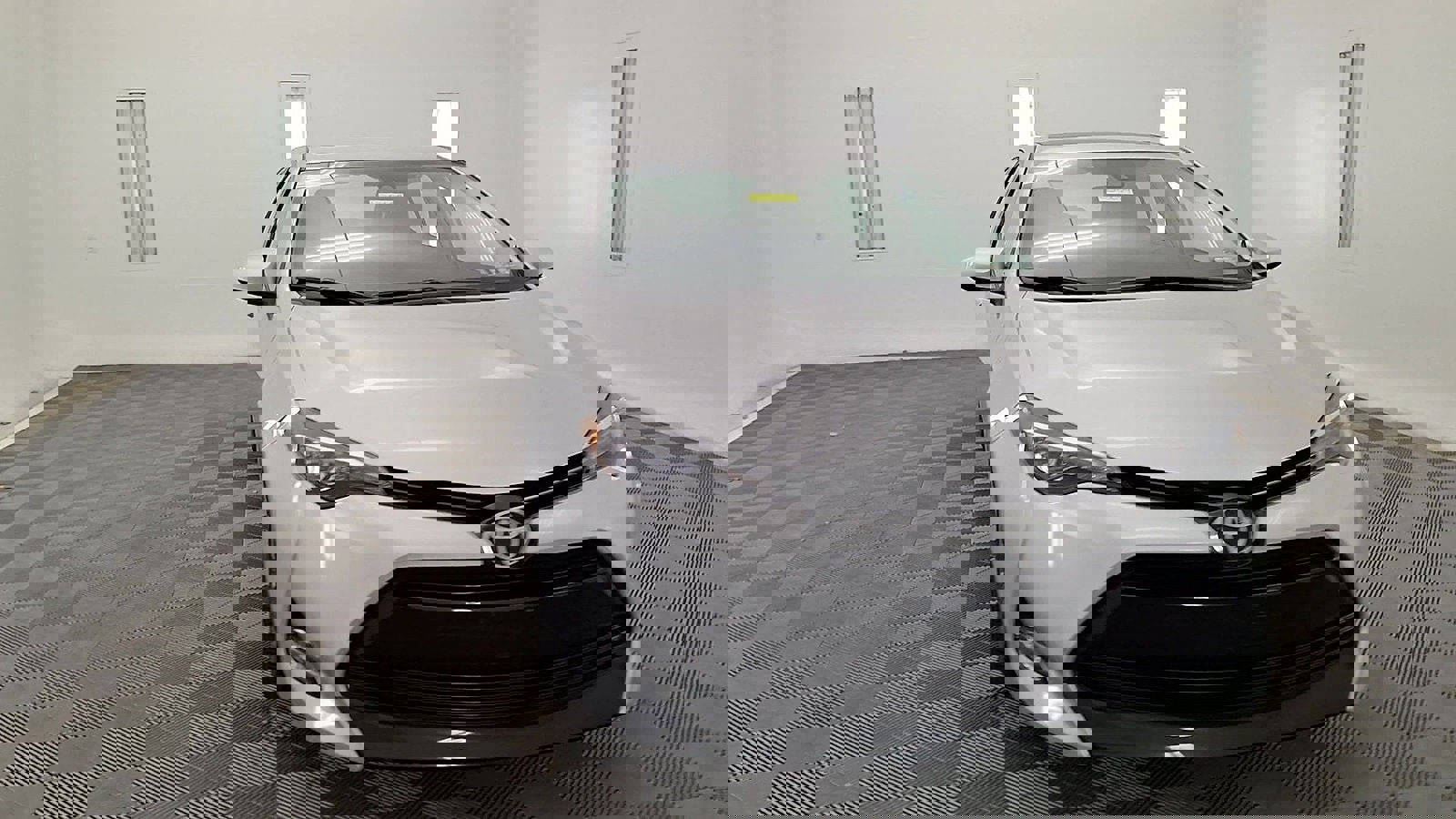 Used 2017 Toyota Corolla LE image 7