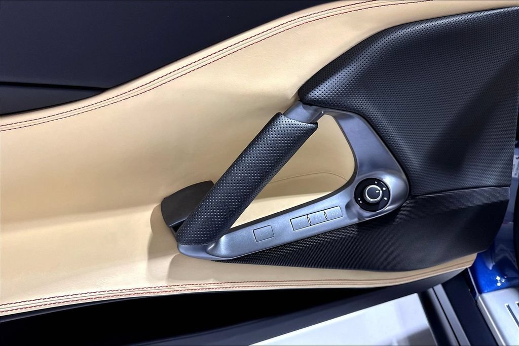 Used 2019 Ferrari 812 Superfast RWD image 31
