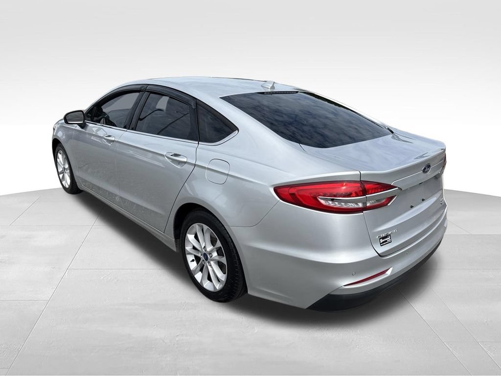 Used 2019 Ford Fusion SE FWD image 3
