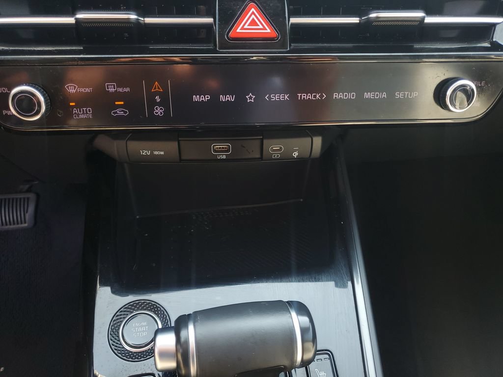 Certified 2023 Kia Niro EX FWD image 16