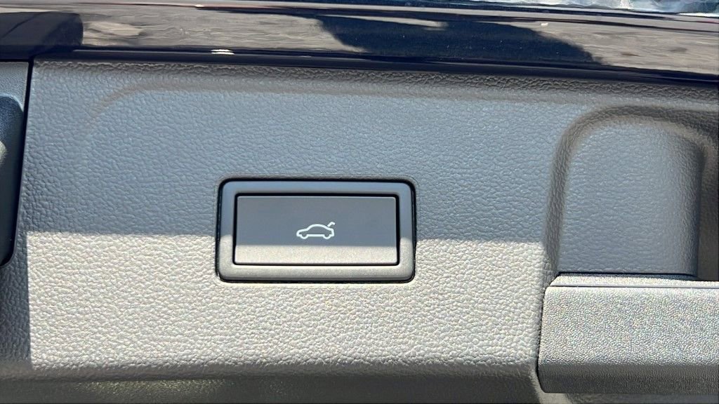 New 2026 Volkswagen Atlas SE image 13