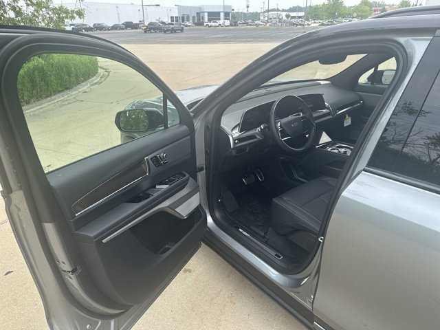 New 2026 Cadillac Vistiq Sport w/ LPO, Floor Liner Package image 9