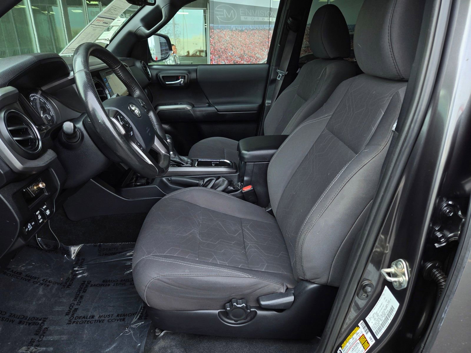 Used 2017 Toyota Tacoma TRD Sport image 17