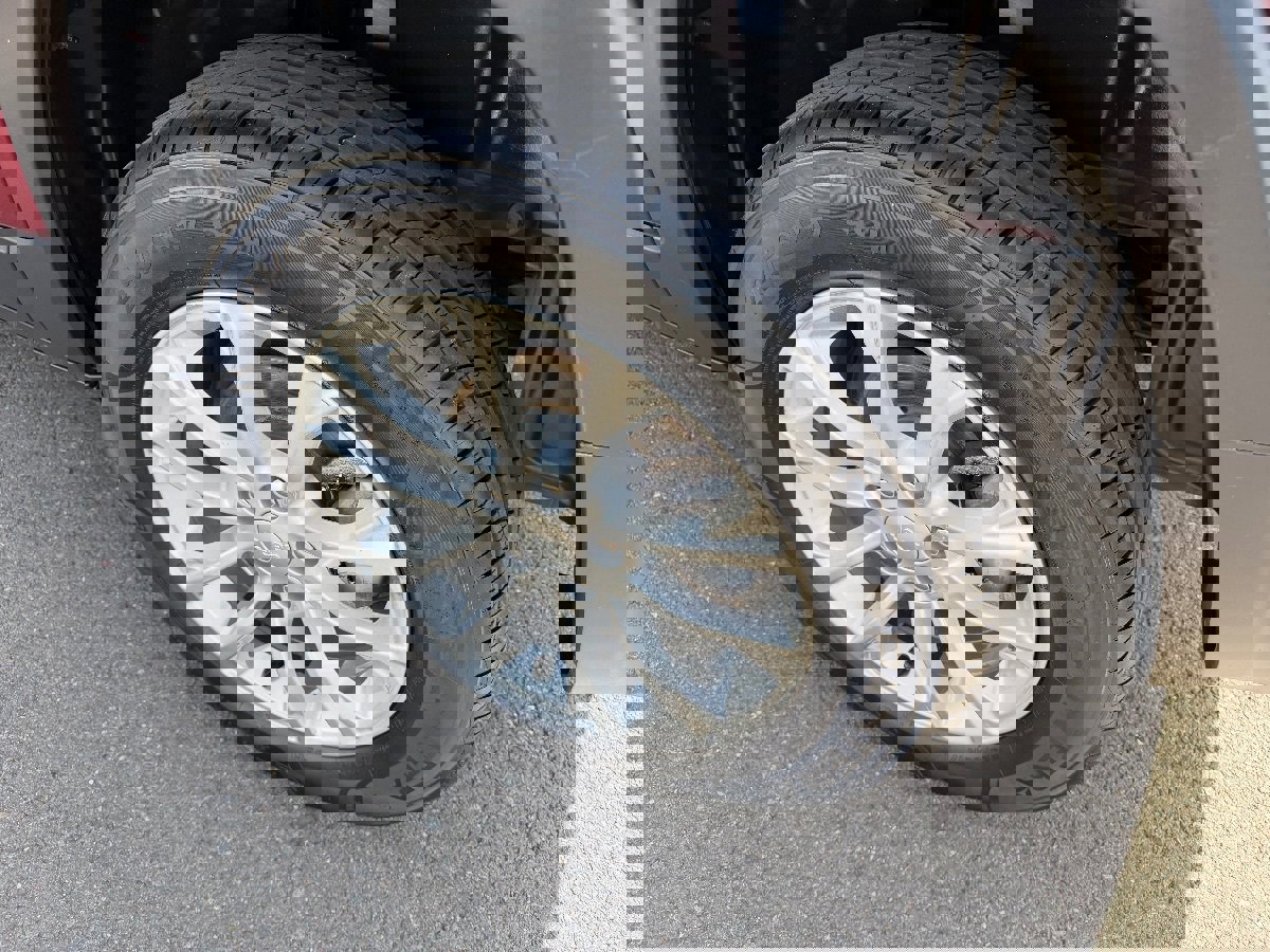 Used 2019 Jeep Cherokee Latitude w/ Popular Appearance Group image 21