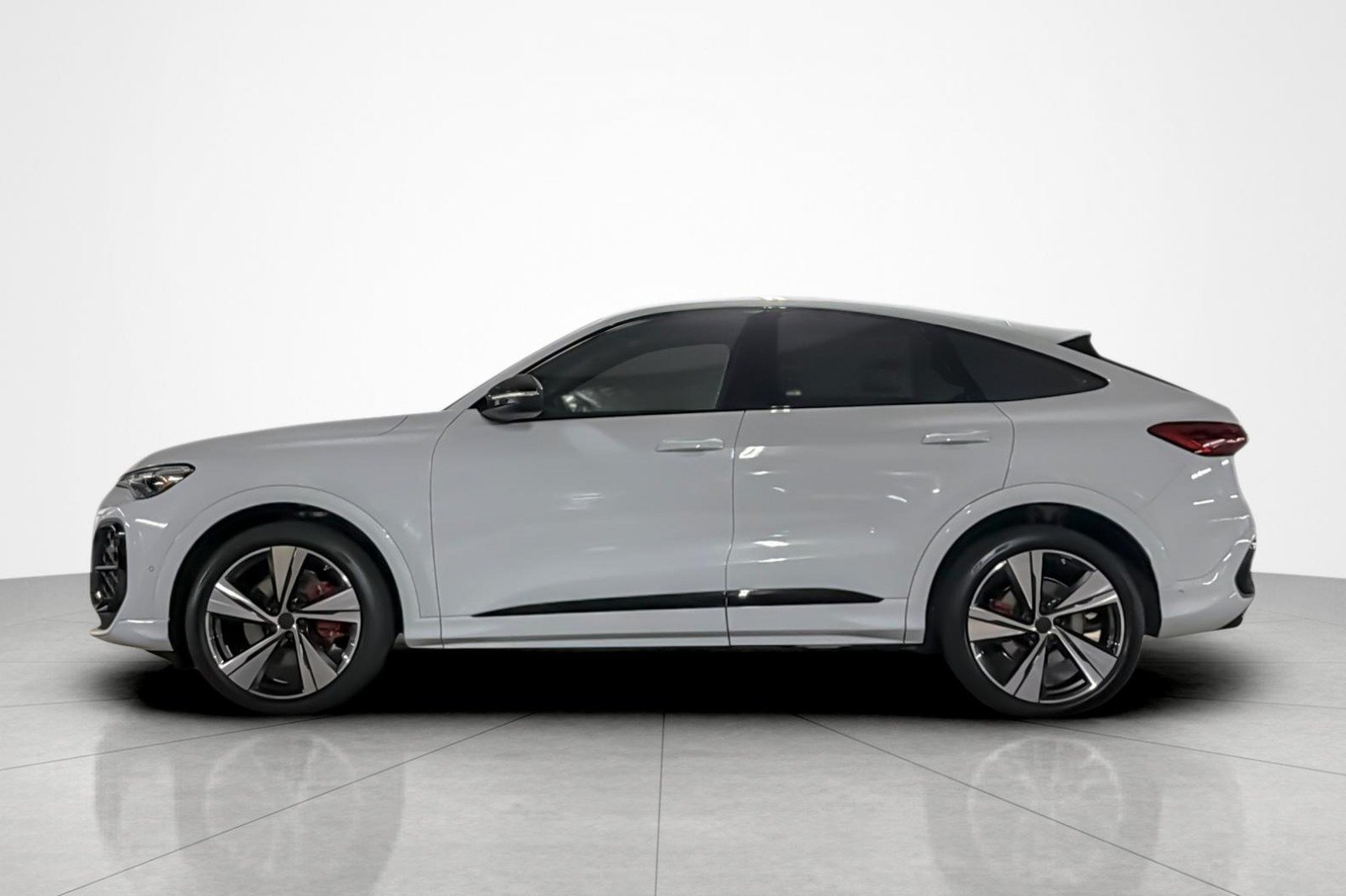 New 2026 Audi SQ5 Premium Plus AWD/4WD image 3