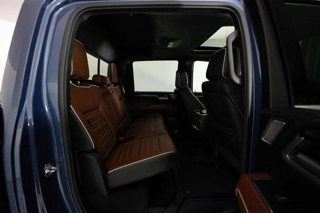 Used 2025 GMC Sierra 3500 Denali Ultimate AWD/4WD image 13