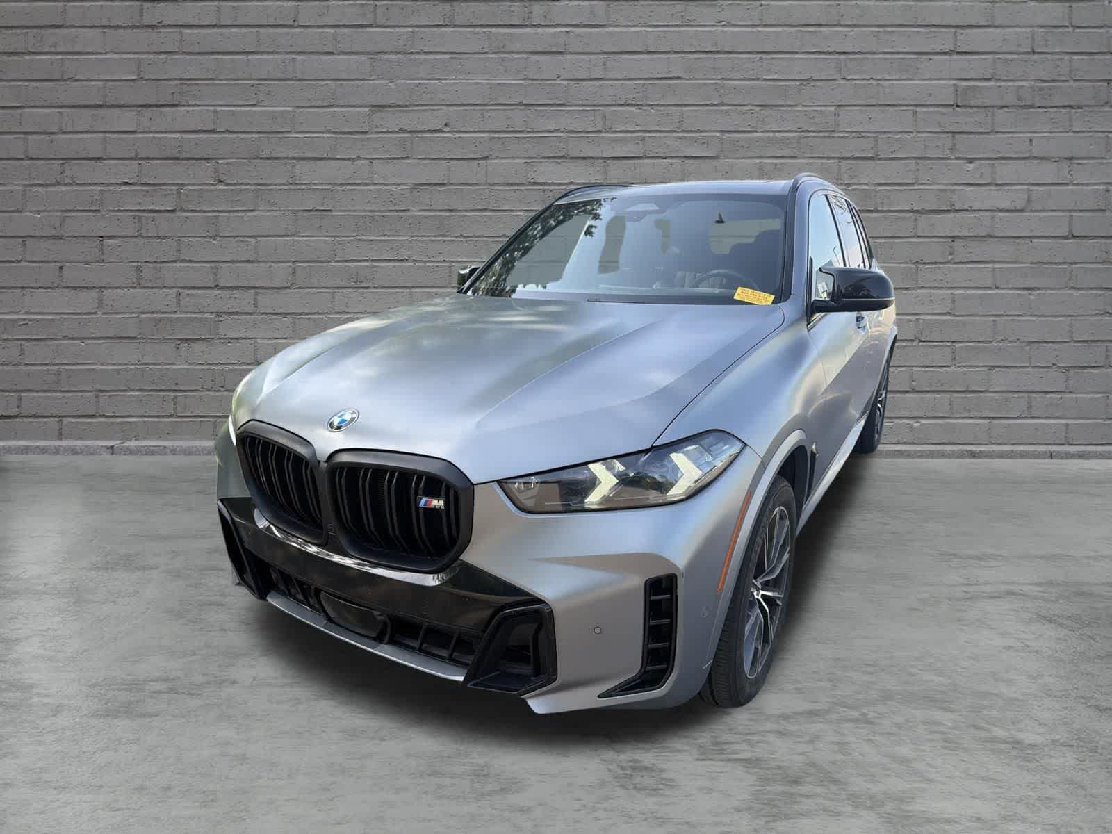 Used 2024 BMW X5 M60i w/ M Sport Professional Package AWD/4WD video 2