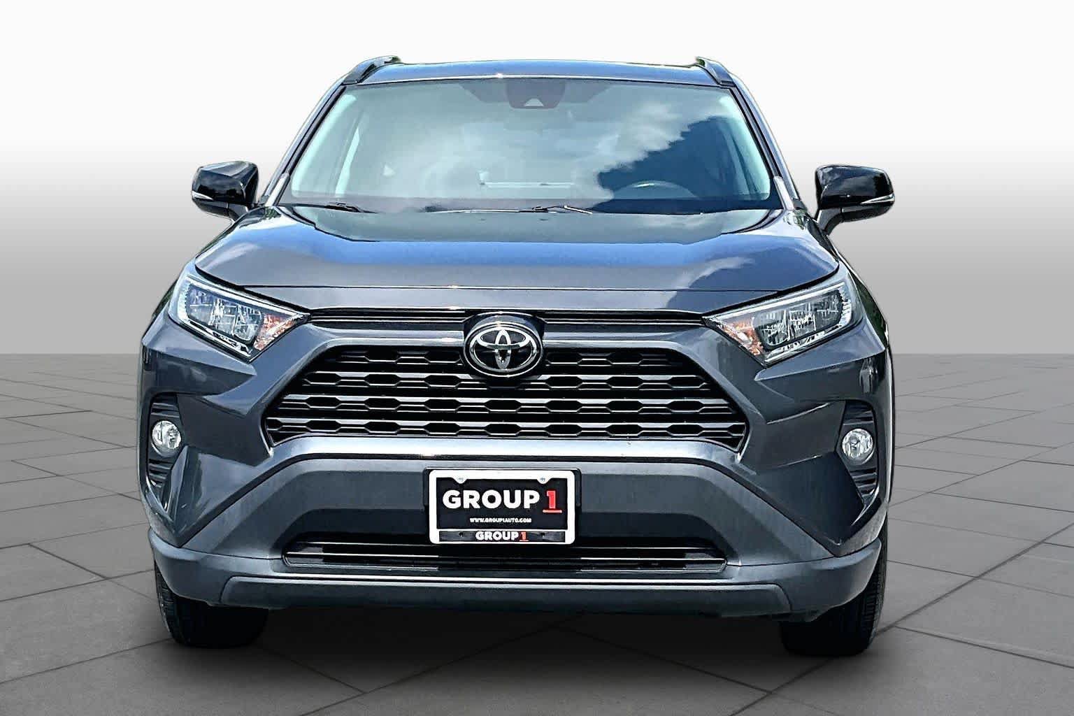 Used 2019 Toyota RAV4 XLE w/ Convenience Package AWD/4WD image 4