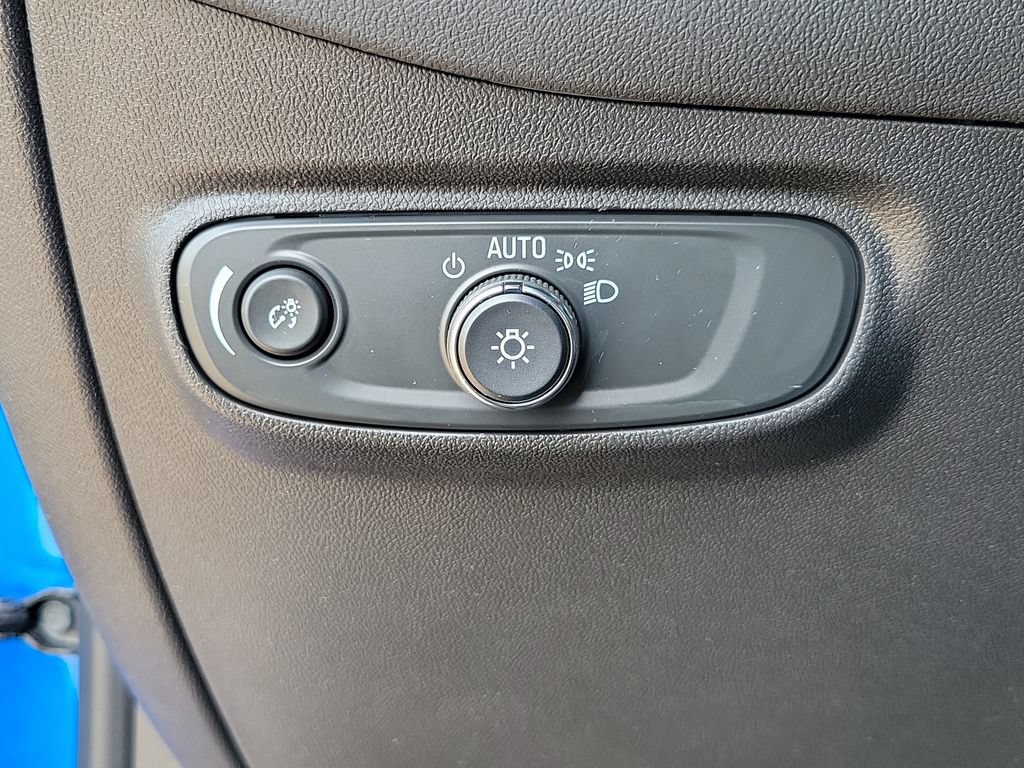 Used 2024 Chevrolet Equinox LT w/ LPO, Floor Liner Package FWD image 18