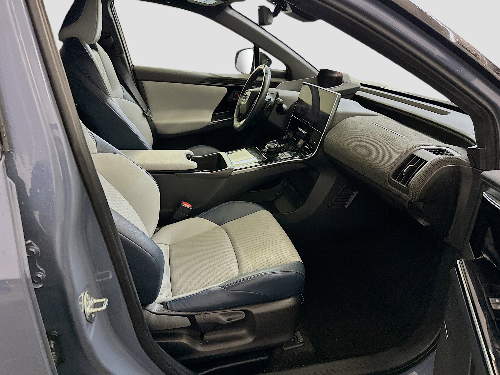 Used 2023 Subaru Solterra AWD image 34