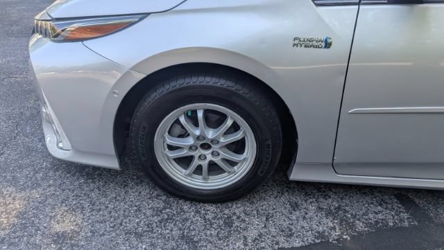 Used 2018 Toyota Prius Prime Advanced FWD image 9
