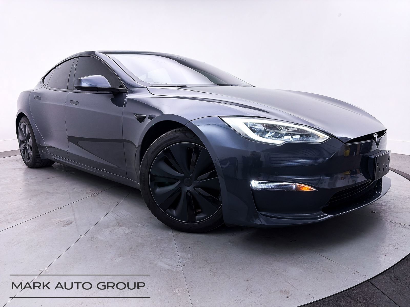 Used 2021 Tesla Model S Plaid image 1