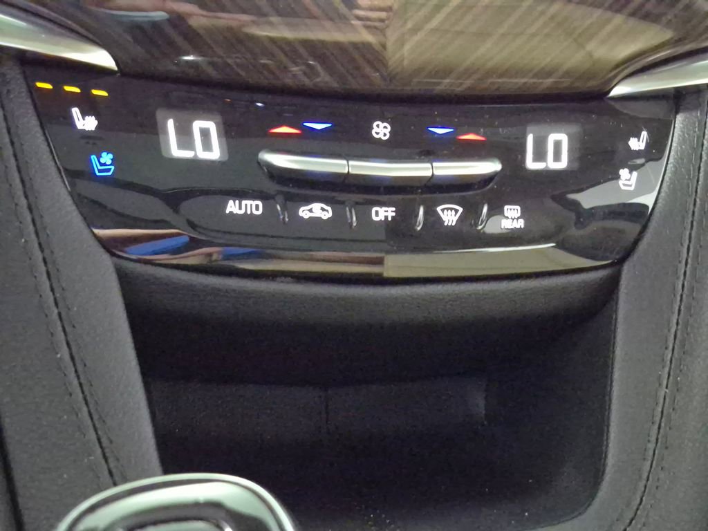 Used 2024 Cadillac XT6 Sport w/ Platinum Package image 19