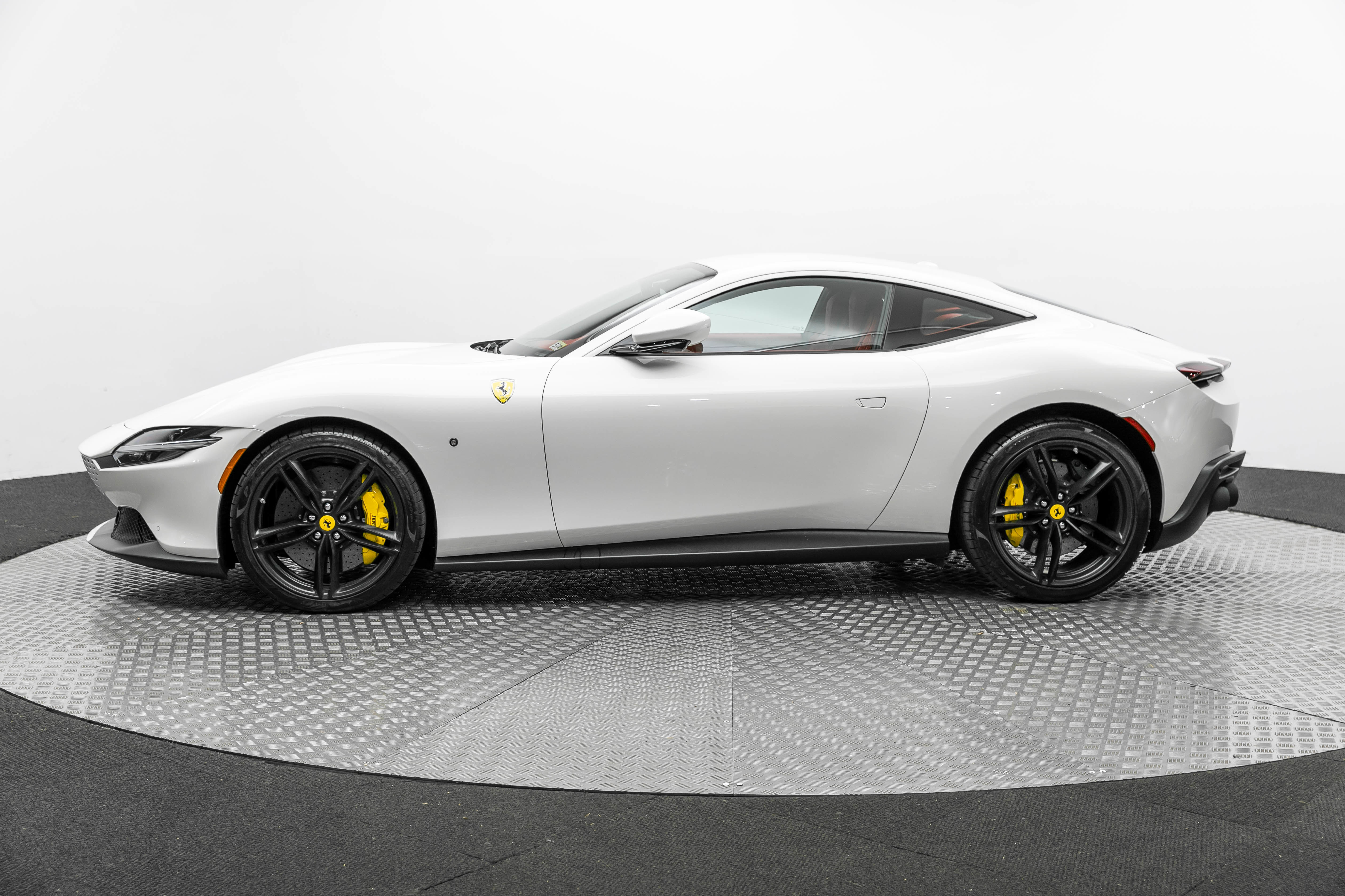 Certified 2022 Ferrari Roma image 2