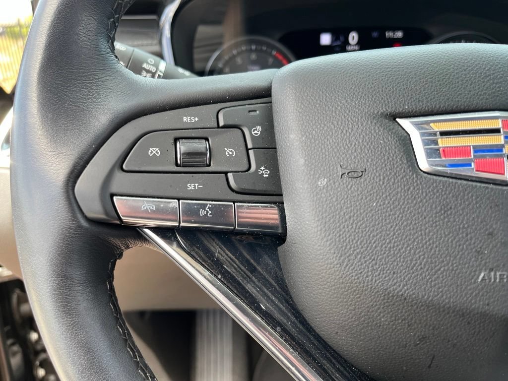 Used 2023 Cadillac XT6 Premium Luxury w/ Technology Package FWD image 21