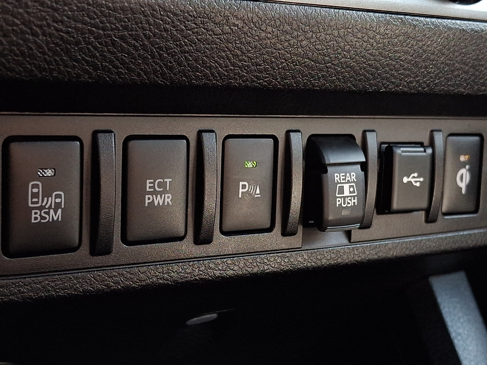 Used 2023 Toyota Tacoma TRD Off-Road w/ Technology Package AWD/4WD image 20