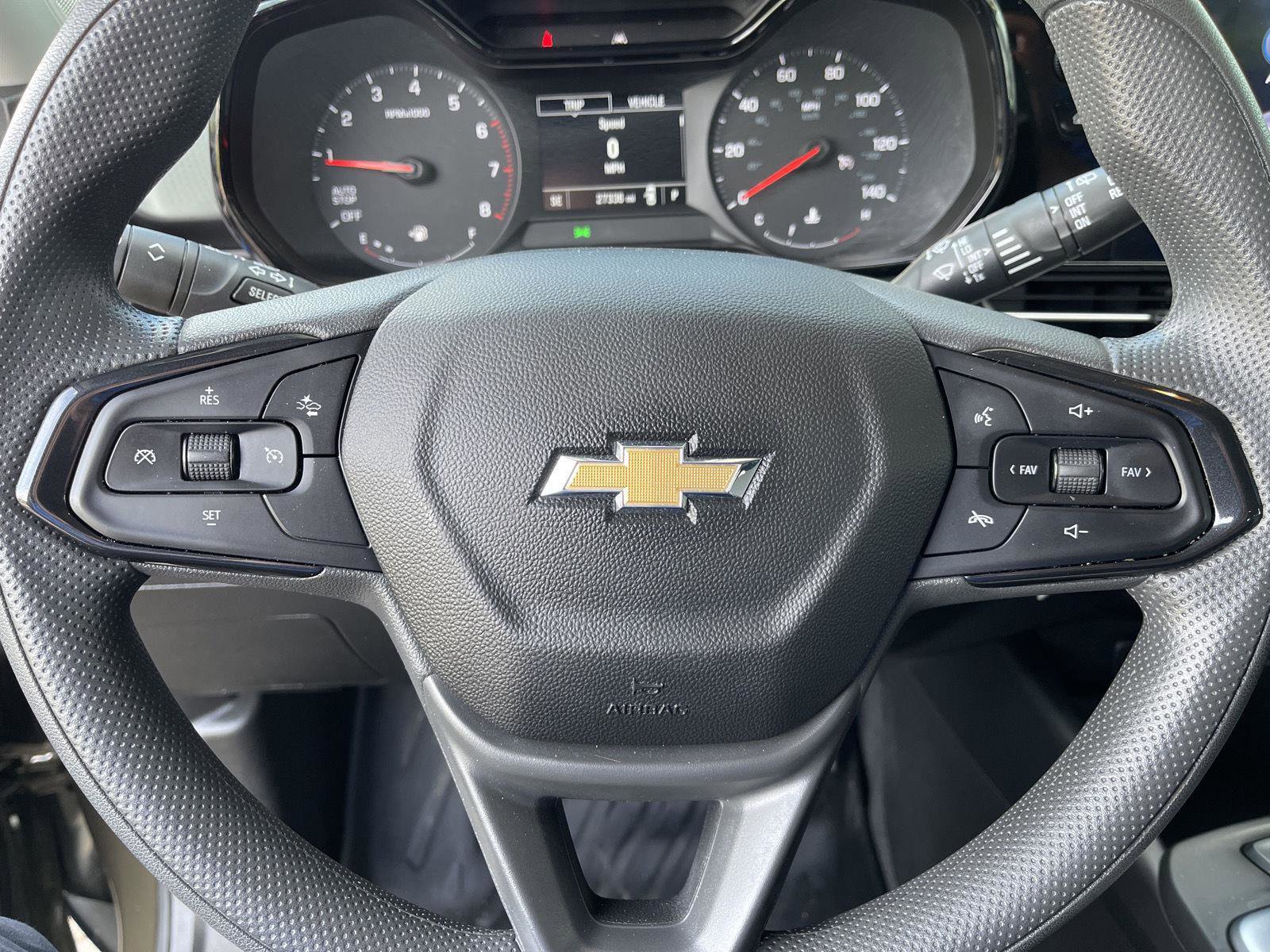 Used 2024 Chevrolet Trax LS w/ LS Convenience Package FWD image 16