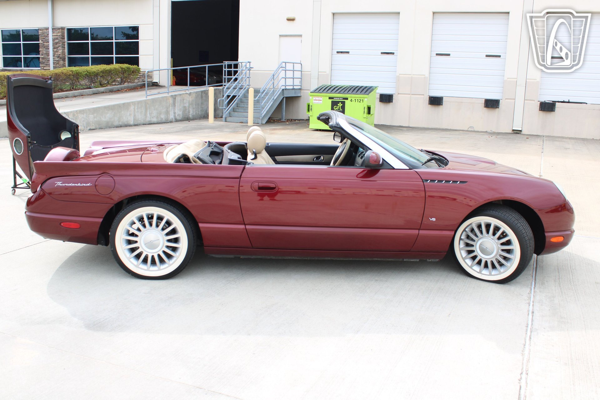 Used 2004 Ford Thunderbird RWD image 4