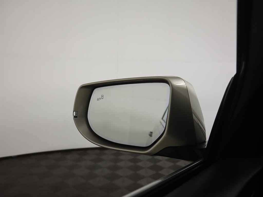 Used 2016 Cadillac XTS Luxury w/ Driver Awareness Package image 40