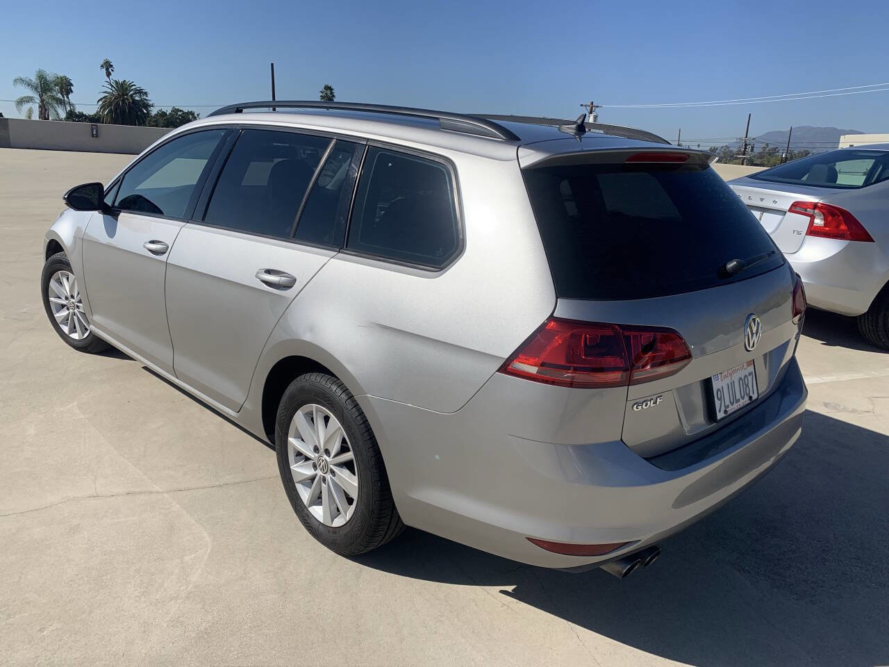 Used 2016 Volkswagen Golf S image 9