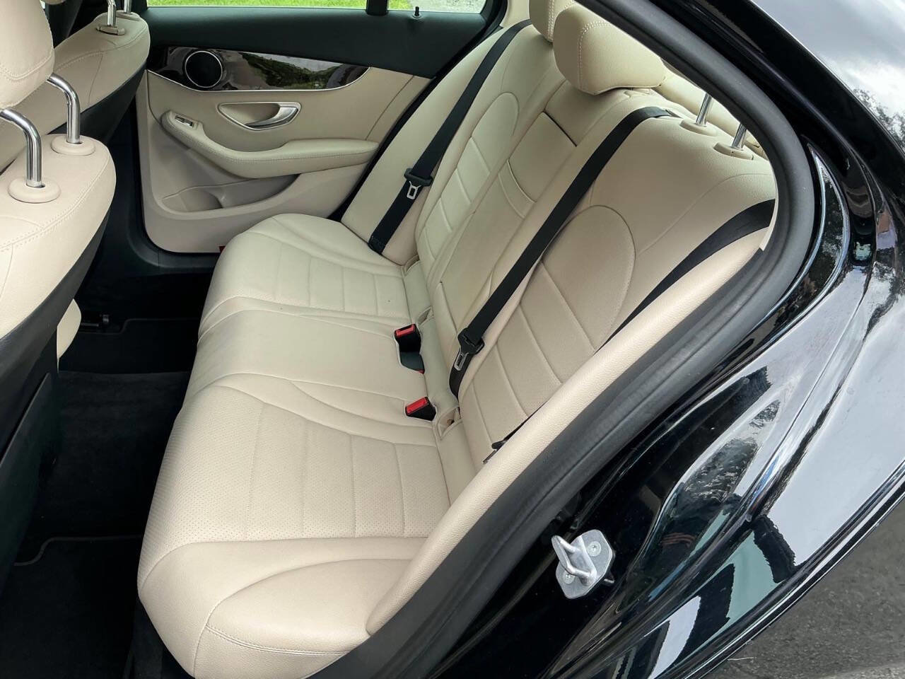 Used 2018 Mercedes-Benz C 300 Sedan image 27