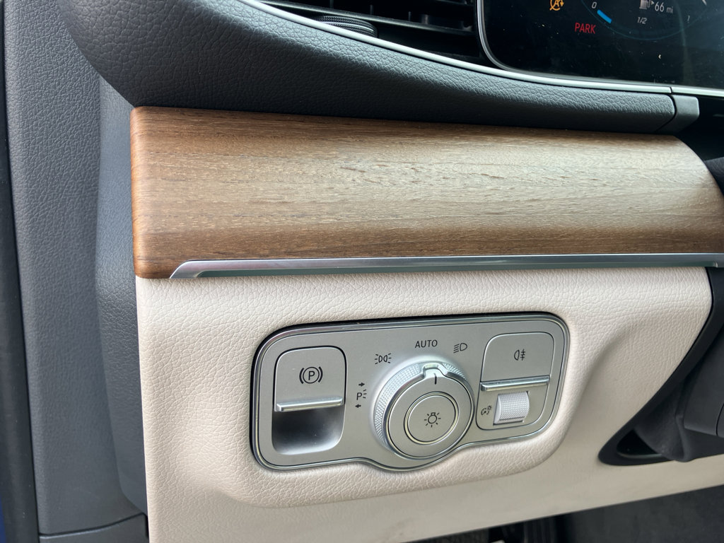 Used 2020 Mercedes-Benz GLE 350 4MATIC image 24