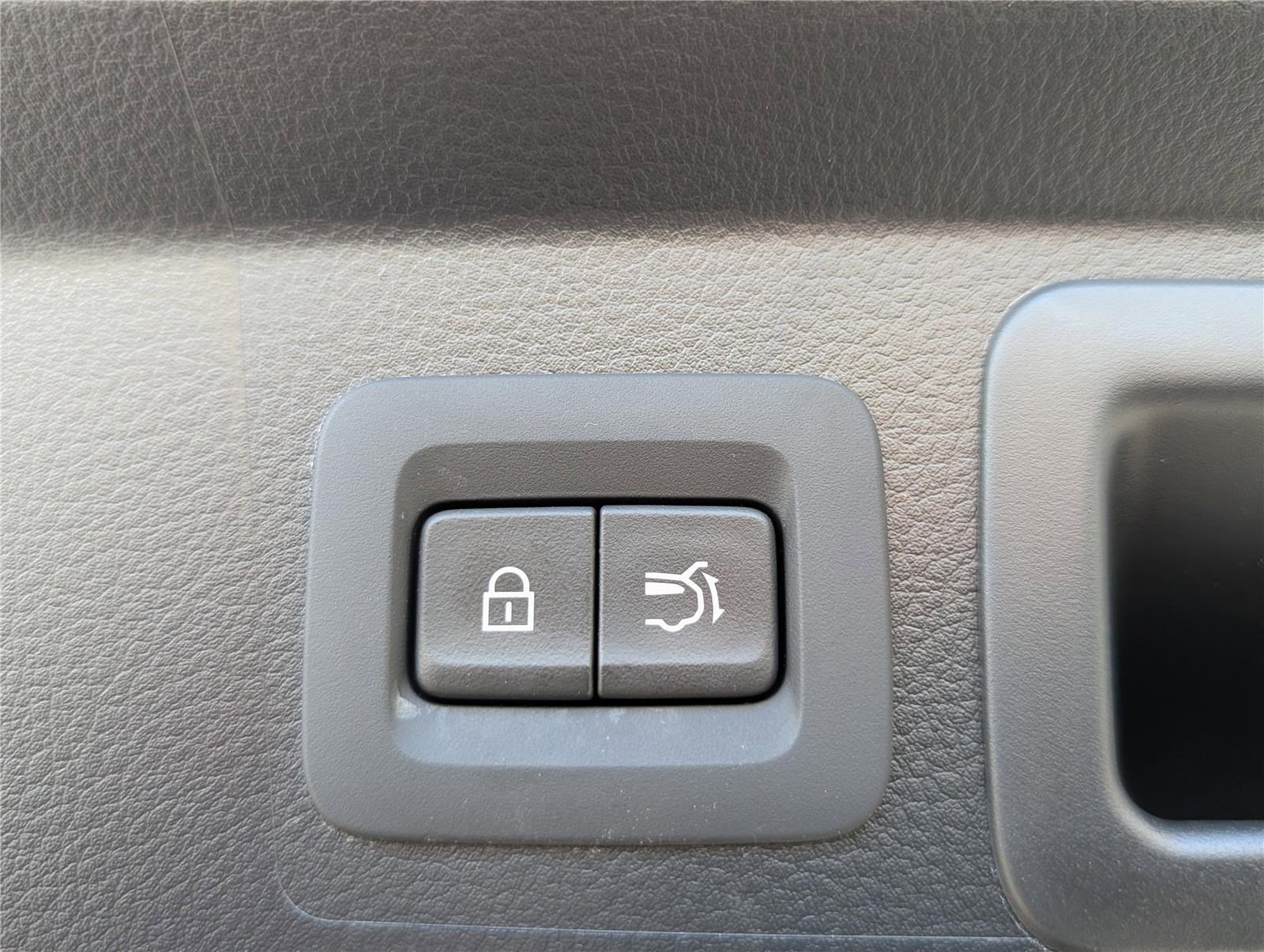 Used 2025 MAZDA CX-50 AWD 2.5 Hybrid w/ Premium Pkg image 14