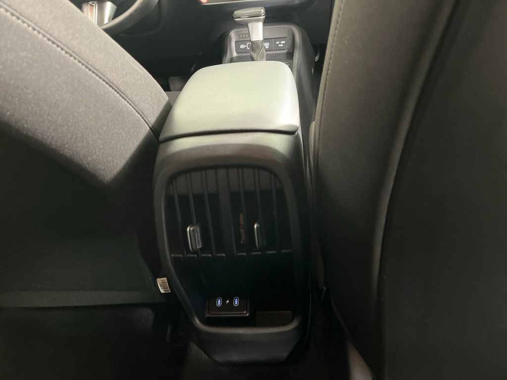 Used 2025 Hyundai Kona SEL AWD/4WD image 15