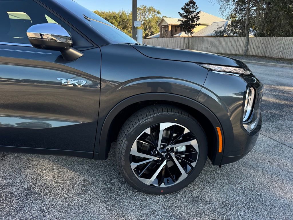 New 2025 Mitsubishi Outlander SE image 12