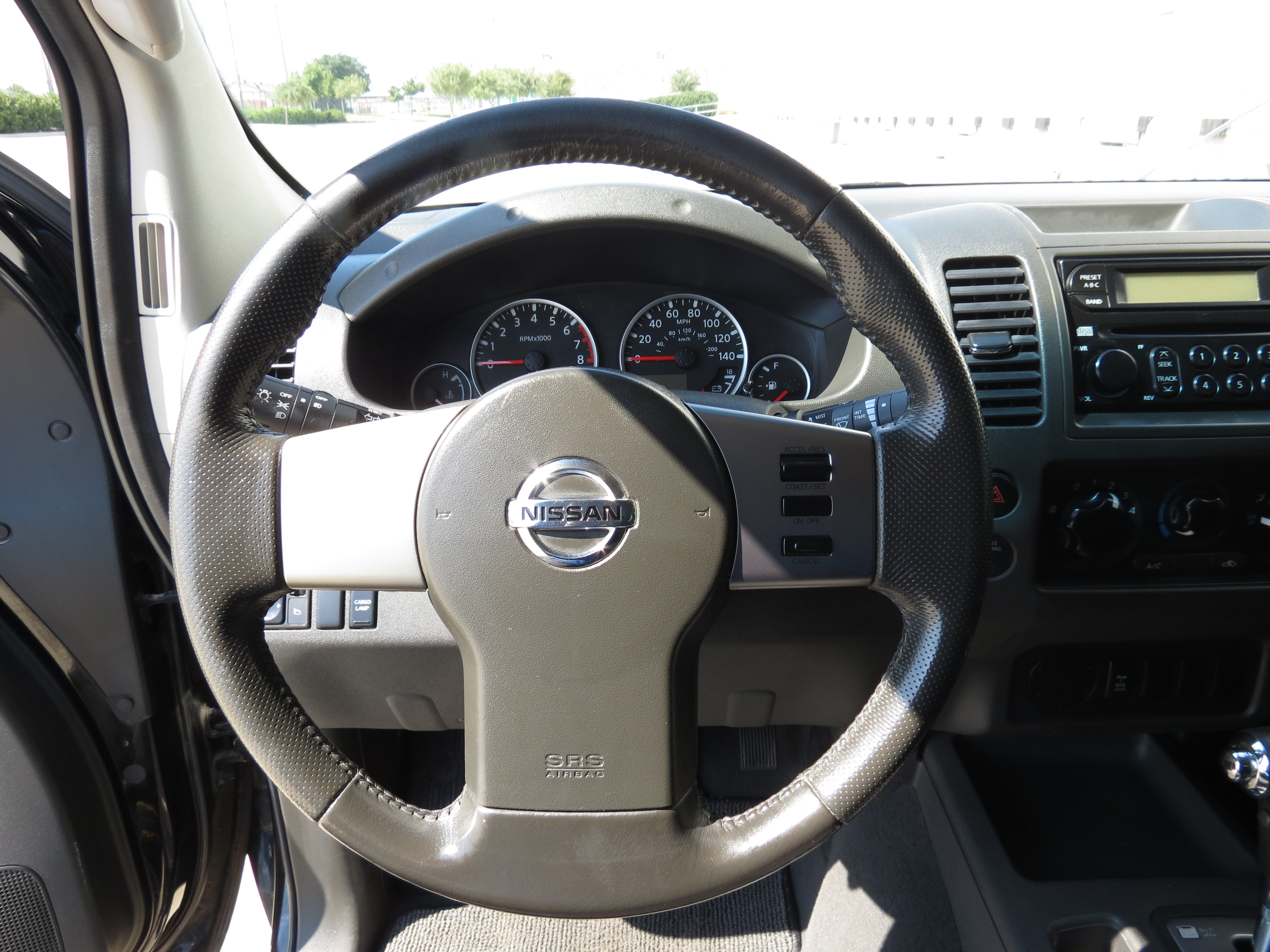 Used 2006 Nissan Frontier NISMO RWD image 12