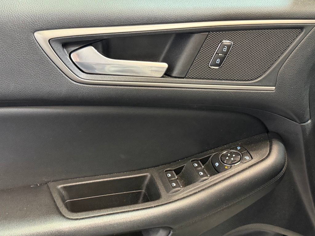 Used 2022 Ford Edge SEL w/ Convenience Package AWD/4WD image 16