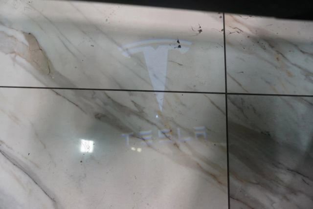 Used 2015 Tesla Model S P85D AWD/4WD image 19