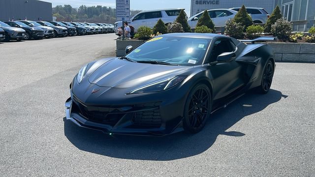 Used 2025 Chevrolet Corvette Z06 w/ Z07 Performance Package RWD image 3