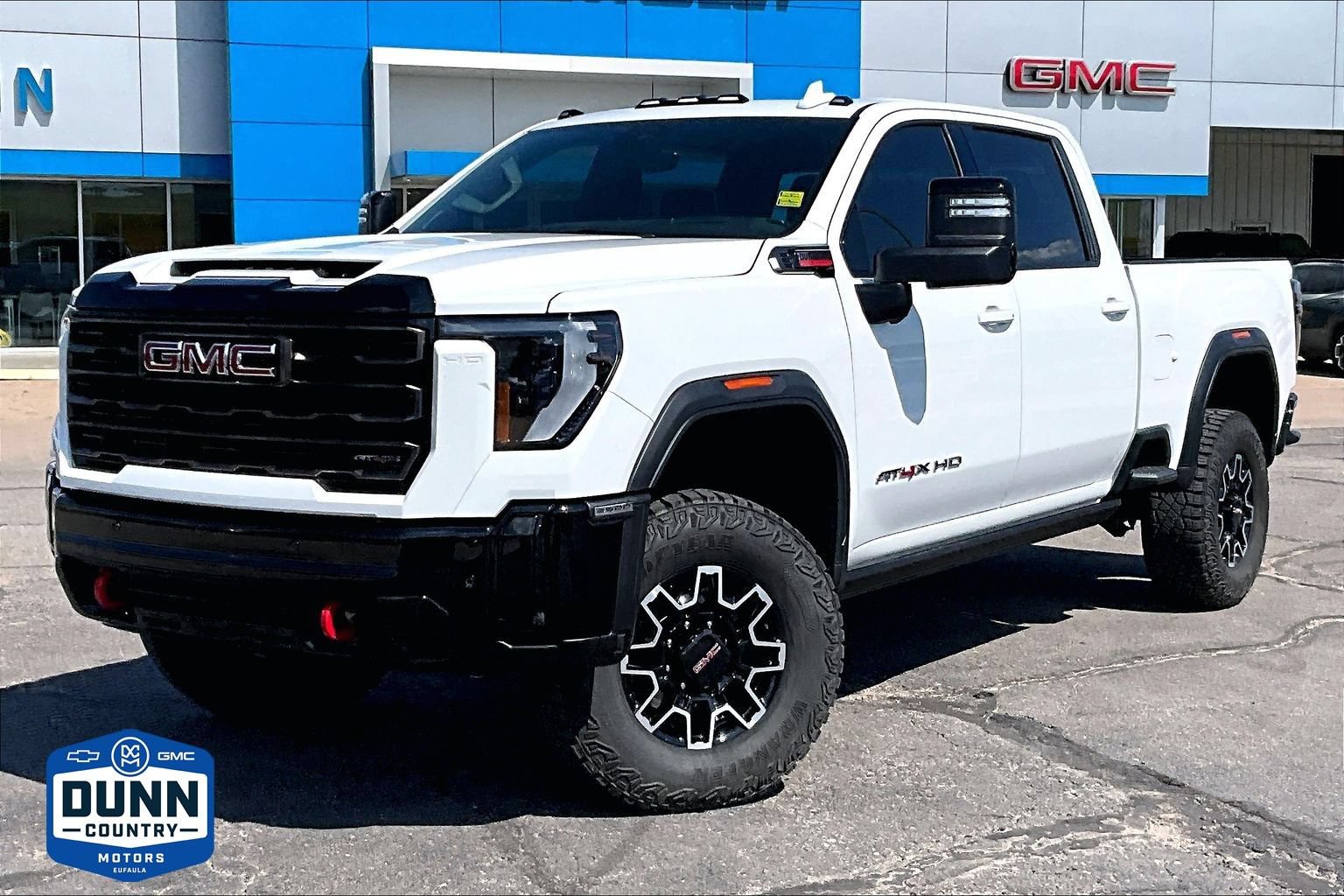 Used 2025 GMC Sierra 2500 AT4X AWD/4WD image 1