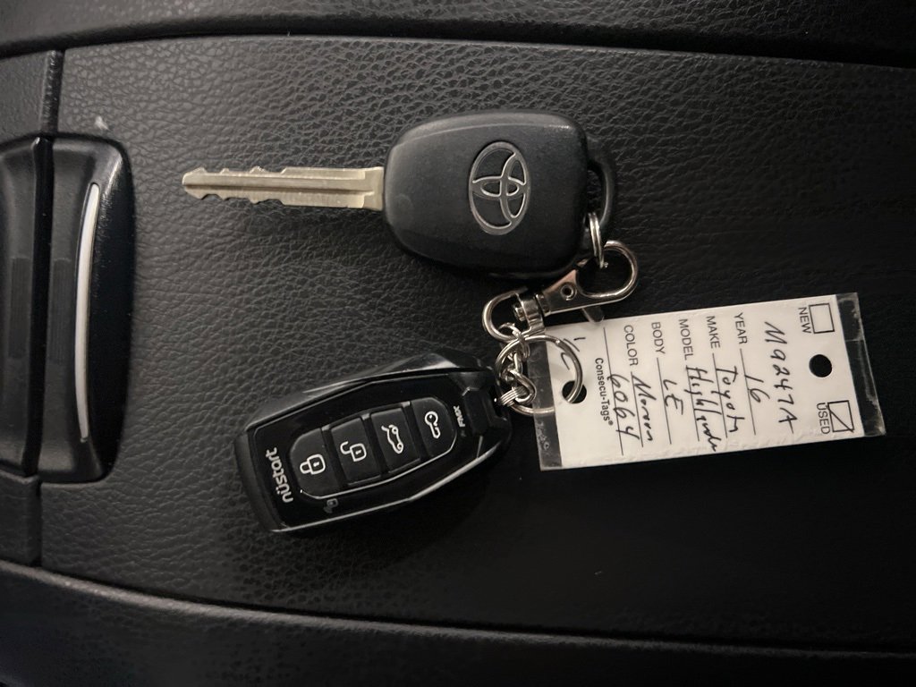 Used 2016 Toyota Highlander LE image 21