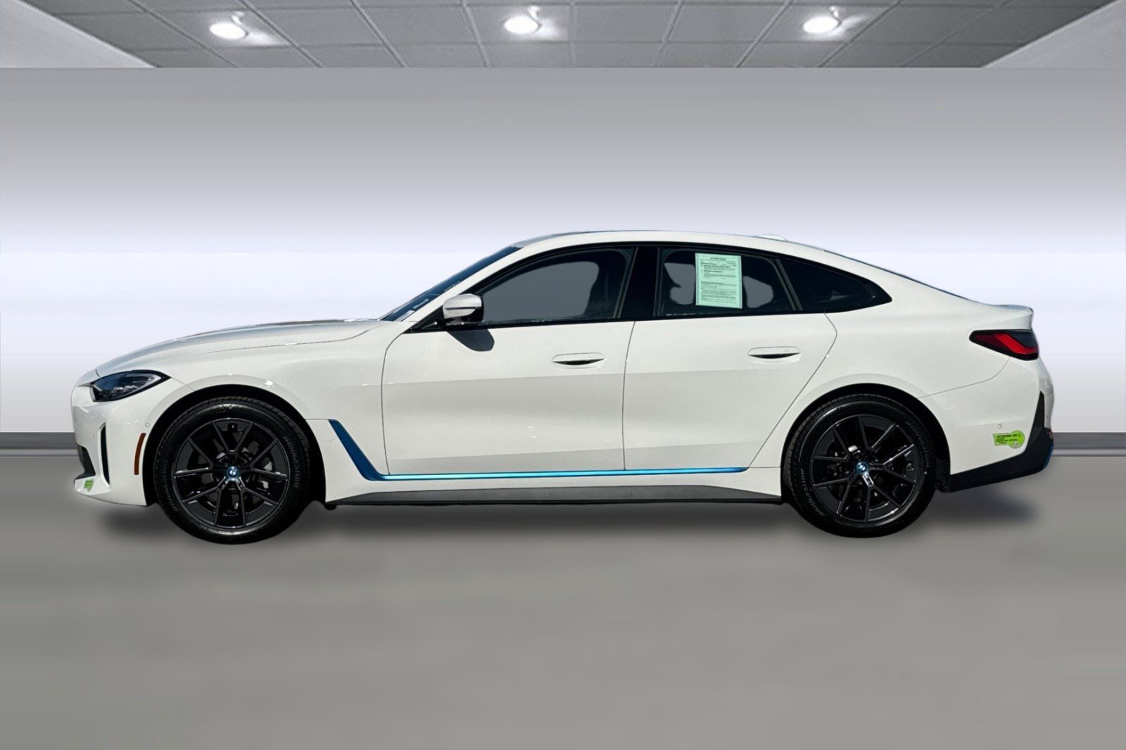 Certified 2023 BMW i4 eDrive35 image 2