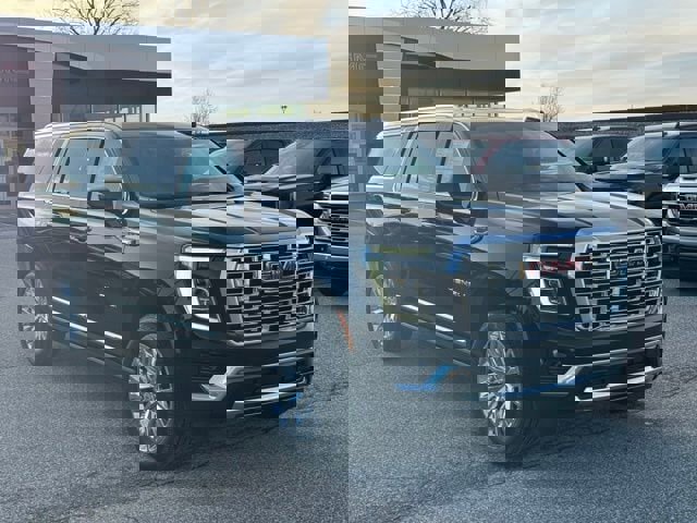 New 2026 GMC Yukon XL Denali w/ Denali Reserve Package image 13