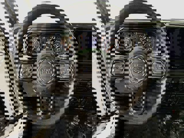 Used 2024 Jeep Gladiator Sport image 11