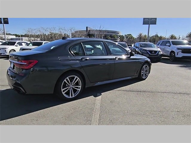 Used 2017 BMW 740i image 25
