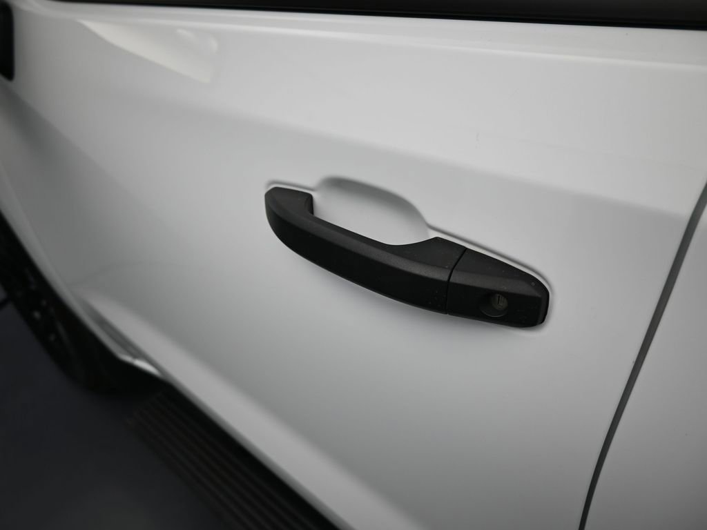 Used 2025 Chevrolet Silverado 1500 Custom image 35