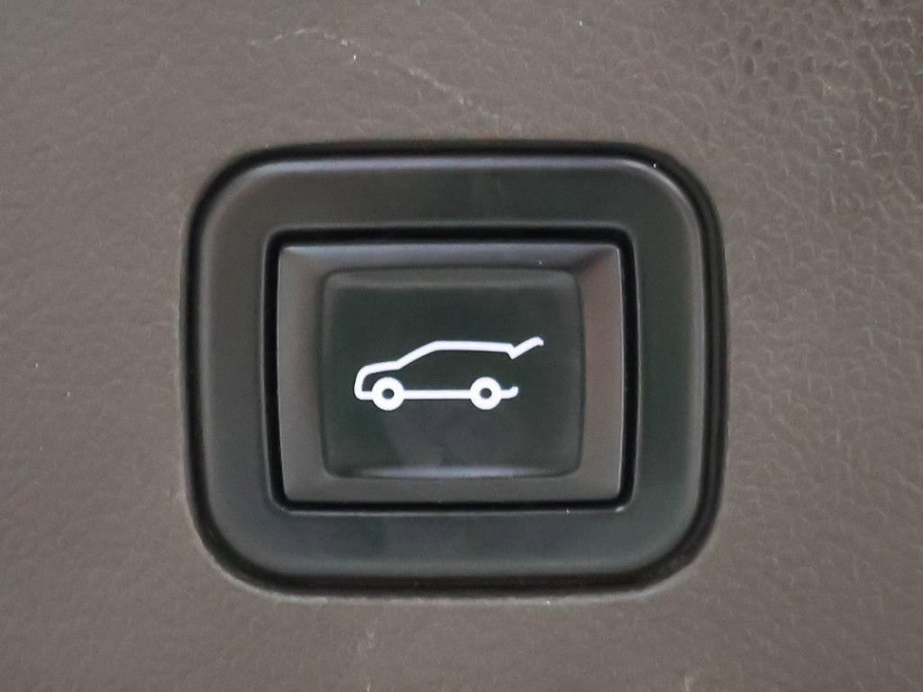 Used 2021 GMC Yukon Denali w/ Denali Premium Package image 67