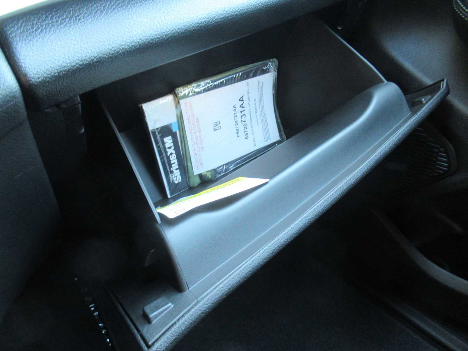 New 2025 Jeep Grand Cherokee Limited w/ Trailer Tow Package image 40