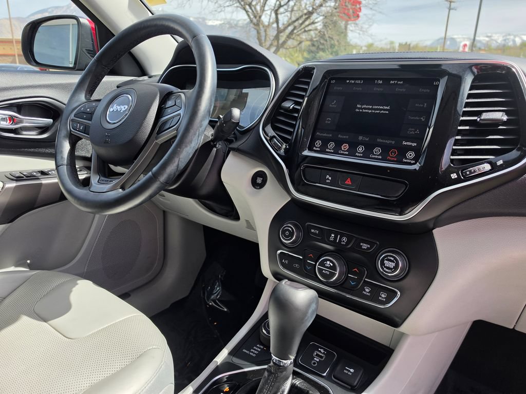 Used 2019 Jeep Cherokee Limited AWD/4WD image 16