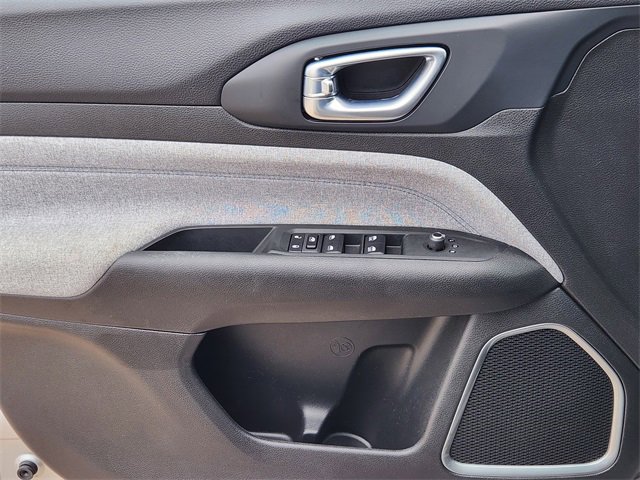 Used 2023 Jeep Compass Sport image 20