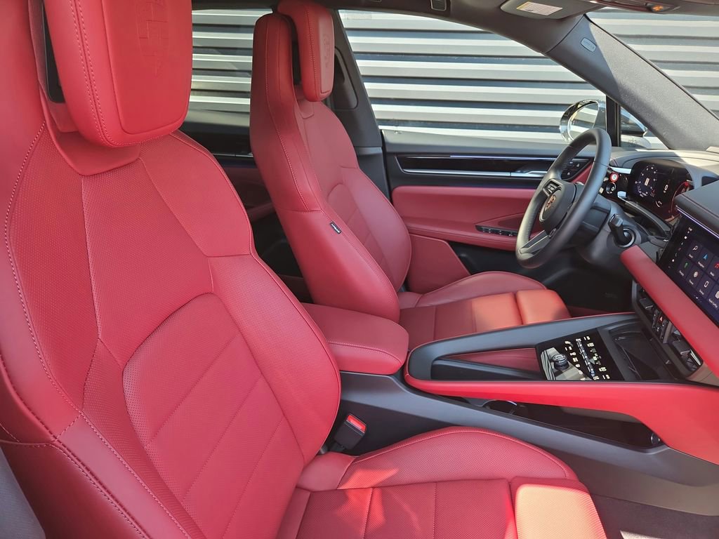 Certified 2025 Porsche Macan 4S Electric image 19