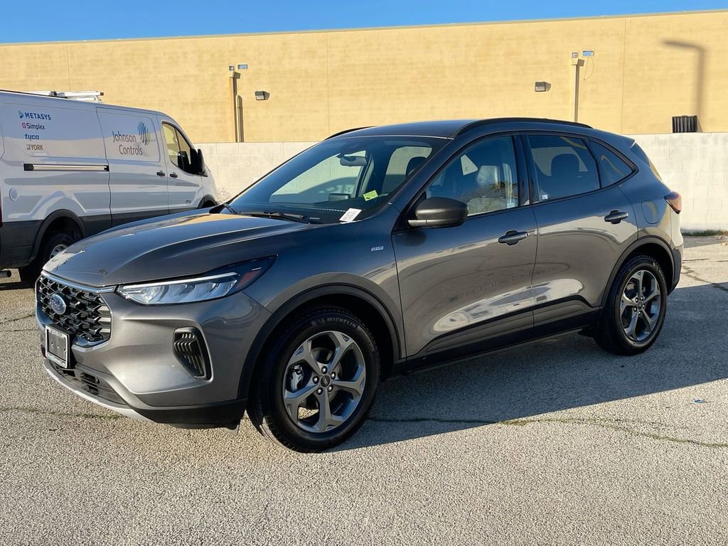 Used 2025 Ford Escape ST-Line w/ Equipment Group 301A image 1