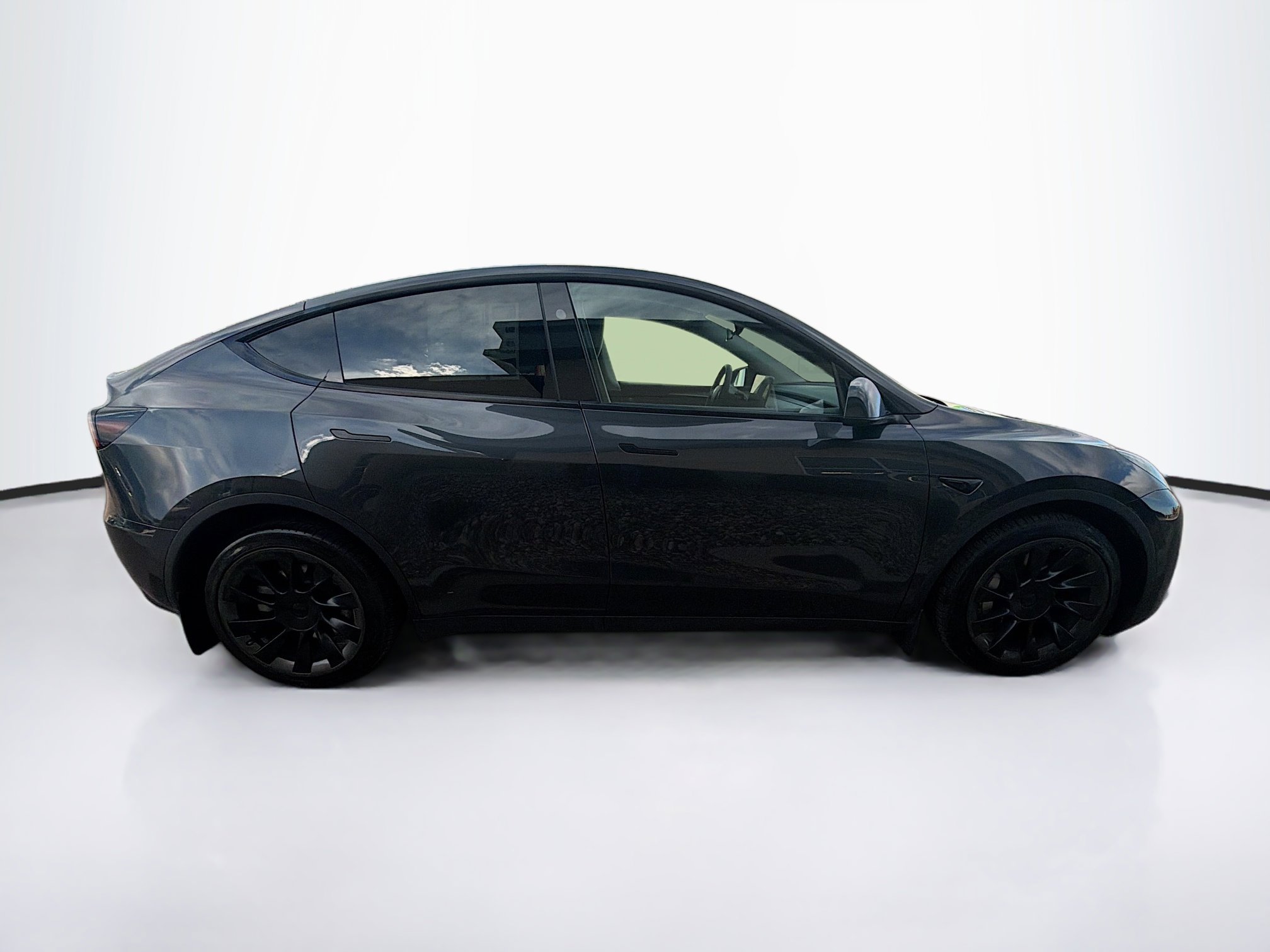 Used 2024 Tesla Model Y Long Range image 10