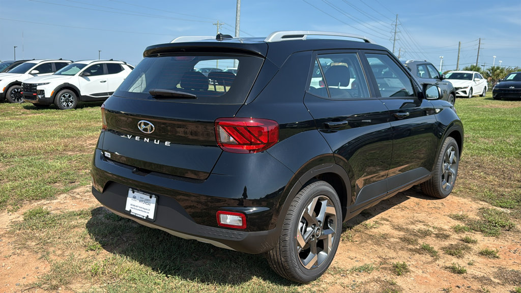 New 2026 Hyundai Venue SEL FWD image 7