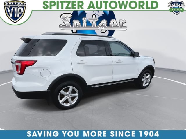 Used 2017 Ford Explorer XLT w/ Equipment Group 202A AWD/4WD image 9