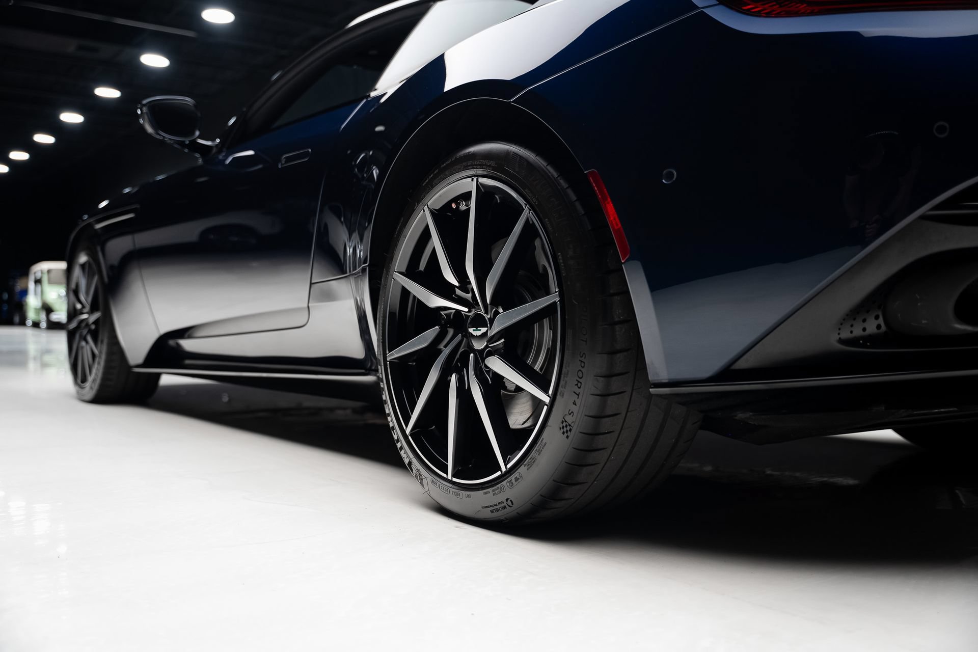 Used 2018 Aston Martin DB11 V12 RWD image 69
